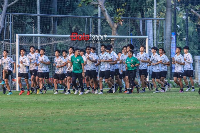 Suasana latihan timnas U-17 Indonesia di Lapangan A, Senayan, Jakarta, Sabtu (16/9/2023) pagi.