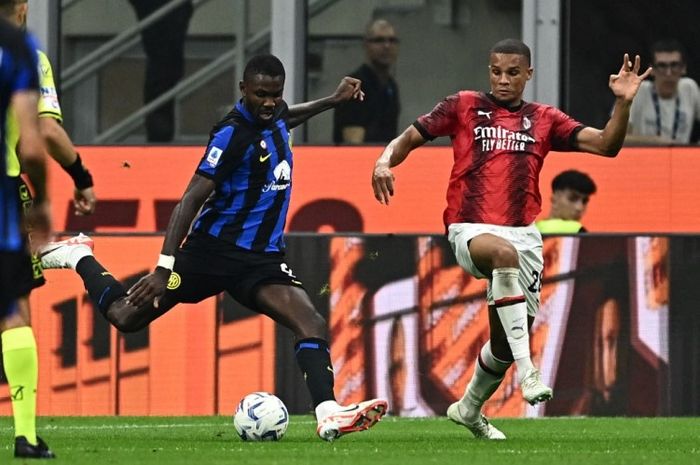 Aksi Marcus Thuram dalam laga Inter Milan vs AC Milan pada lanjutan Liga Italia 2023-2024.