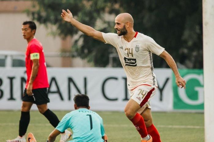 Gol Rashid menambah kemenangan 5 - 2 Bali United atas Stallion Laguna FC