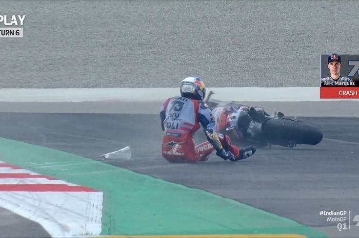 Pembalap Gresini Ducati, Alex Marquez mengalami highside cukup keras pada sesi kualifikasi MotoGP India 2023, di Sirkuit Buddh, Uttar Pradesh, India, Sabtu (23/9/2023).