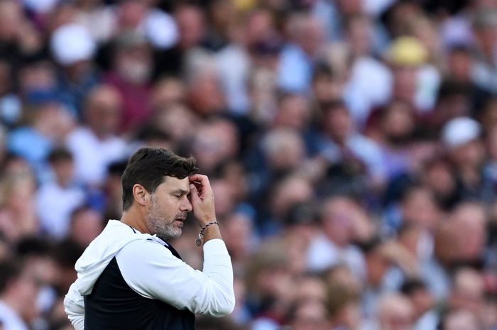 Mauricio Pochettino mengaku takut 'dibunuh' oleh pemilik Chelsea kalau tidak memainkan dua gelandang termahal di Liga Inggris.