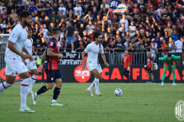 Yacine Adli tampil sebagai starter dalam kemenangan 3-1 AC Milan atas Cagliari pada laga pekan ke-6 Liga Italia 2023-2024.