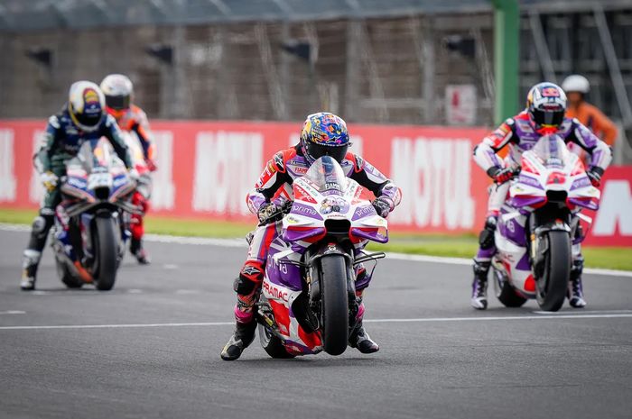 Pembalap Prima Pramac, Jorge Martin, melakukan latihan start saat latihan MotoGP Jepang di Sirkuit Motegi, Motegi, Jepang, 29 September 2023. 