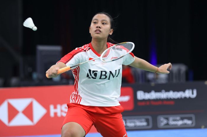 Pemain tunggal putri Junior Indonesia, Mutiara Ayu saat tampil pada semifinal Suhandinata Cup 2023, Sabtu (30/9/2023)