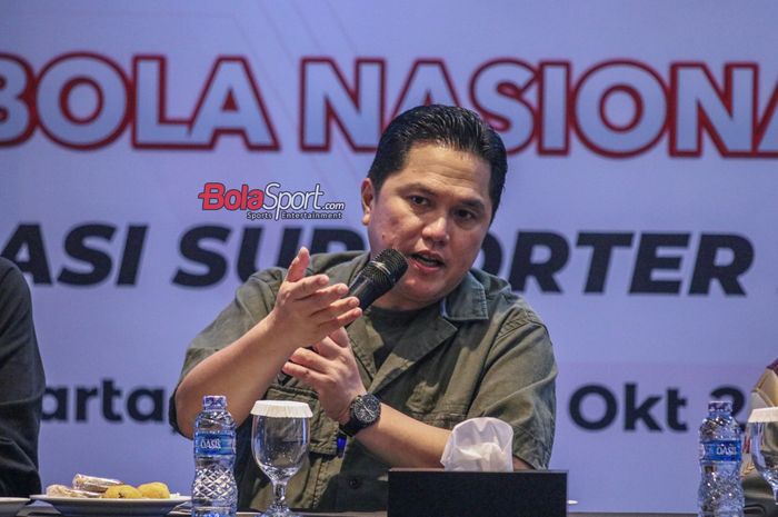 Ketua Umum PSSI, Erick Thohir, beri peringatan kepada wasit-wasit Liga 1 dan Liga 2 yang tengah menjadi sorotan. peringatan hukuman seumur hidup menanti.