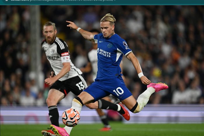 Winger Chelsea, Mykhailo Mudryk, akhirnya berhasil mencetak gol perdana bagi The Blues pada laga kontra Fulham dalam lanjutan laga Liga Inggris 2023-2024, Senin (2/10/2023) atau Selasa dini hari WIB.