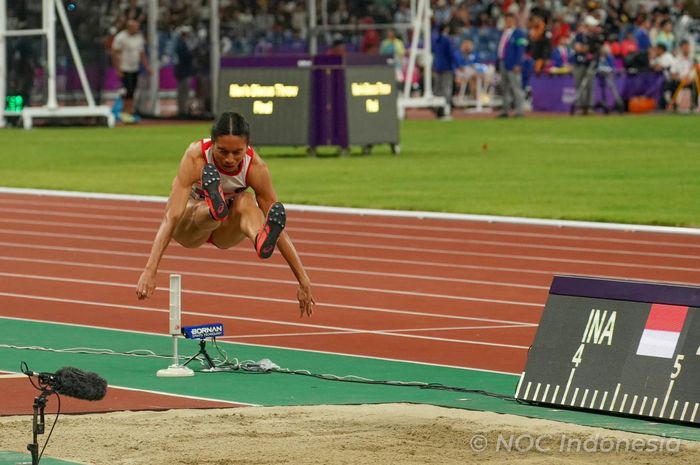 Atlet lompat jauh putri Indonesia, Maria Natalia Londa, di Hangzhou Olympic Sports Center Stadium, Hangzhou, China, Senin (2/10/2023) malam.