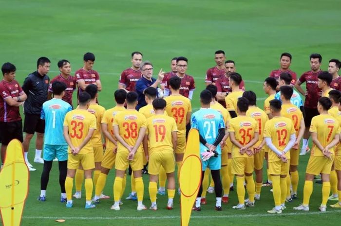 Sesi latihan Timnas Vietnam dipimpin oleh sang pelatih Philippe Troussier jelang pertandingan FIFA Matchday Oktober 2023.