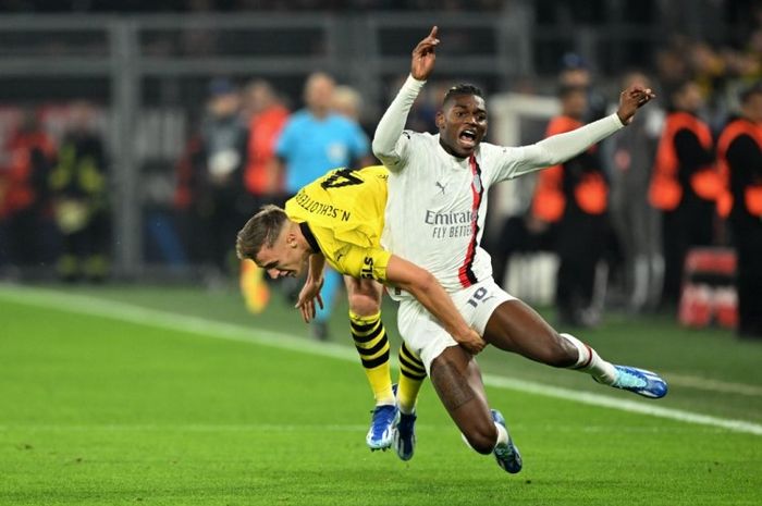 Rafael Leao dalam laga kontra BOrussia Dortmund pada fase grup Liga Champions 2023-2024.