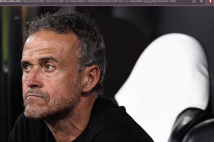 Luis Enrique hanya memberikan jawaban dengan tiga kata saat ditanya tentang duel Erling Haaland dan Lionel Messi di Ballon d'Or 2023.