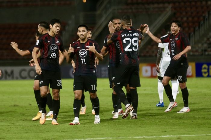 Para pemain Bangkok United merayakan gol ke gawang Jeonbuk Hyundai Motors di laga Grup F Liga Champions Asia 2023/2024.