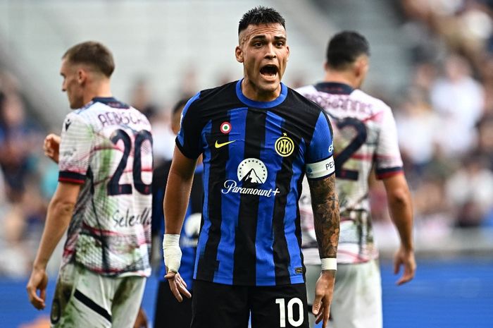 Aksi striker Inter Milan, Lautaro Martinez, pada laga pekan ke-8 Liga Italia melawan Bologna di Stadion Giuseppe Meazza, Sabtu (7/10/2023).