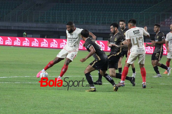 Bhayangkara FC vs Bali United pada pekan ke-15 Liga 1 2023-2024 di Stadion Patriot Candrabhaga, Bekasi, Minggu (8/10/2023). 