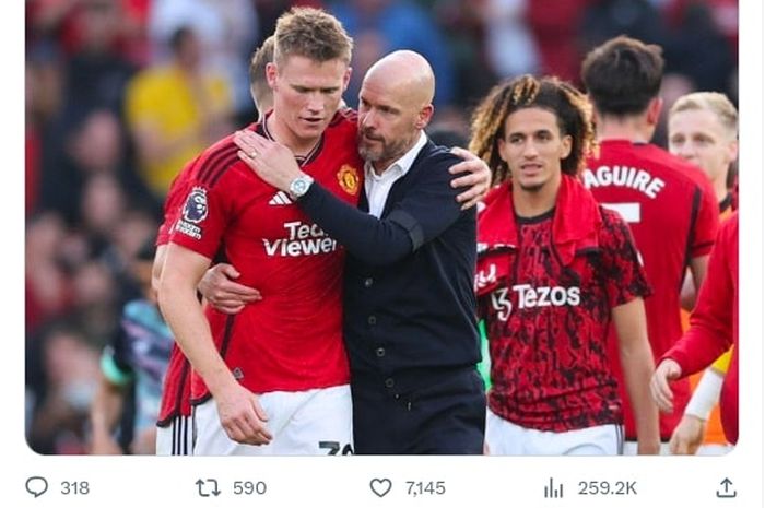 Scott McTominay dan Erik ten Hag usai mencetak gol kemenangan Manchester United ke gawang Brentford, Sabtu (7/10/2023).