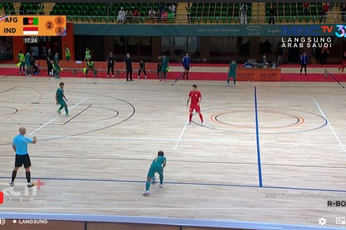 Suasana pertandingan Timnas Futsal Indonesia vs Afghanista pada Kualifikasi Piala Asia Futsal 2024 di Green Hall, Dammam, Saudi Arabia, Sabtu (9/10/2023)