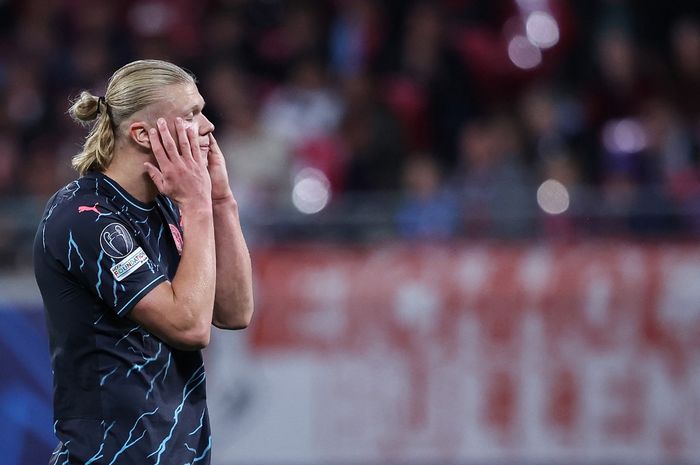 Reaksi Erling Haaland dalam duel Man City melawan RB Leipzig di Liga Champions (4/10/2023). Setumpul-tumpulnya Haaland di Liga Inggris, dia masih lebih subur dari semua penyerang Man United dan Chelsea.