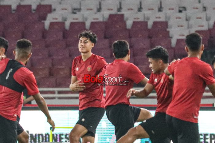 Rafael Struick tampak ikut berlatih bersama timnas Indonesia di Stadion Utama Gelora Bung Karno, Senayan, Jakarta, Rabu (11/10/2023).