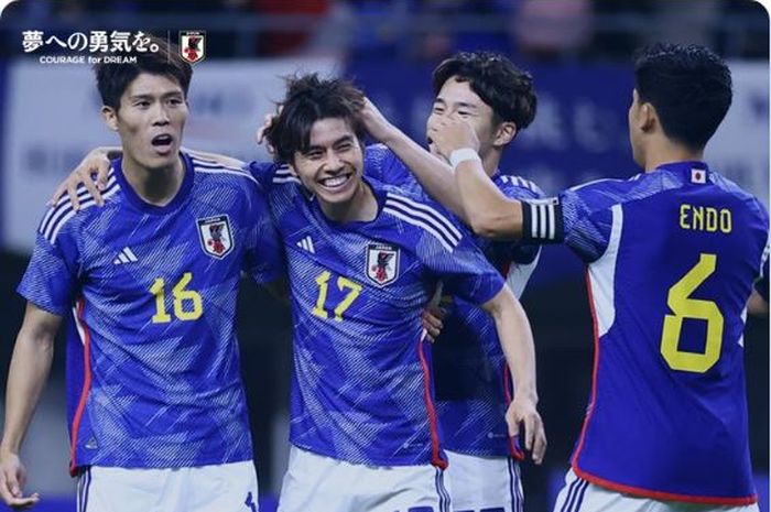 Para pemain Timnas Jepang merayakan gol ke gawang Timnas Kanada di laga uji coba FIFA Matchday, Jumat (13/10/2023)