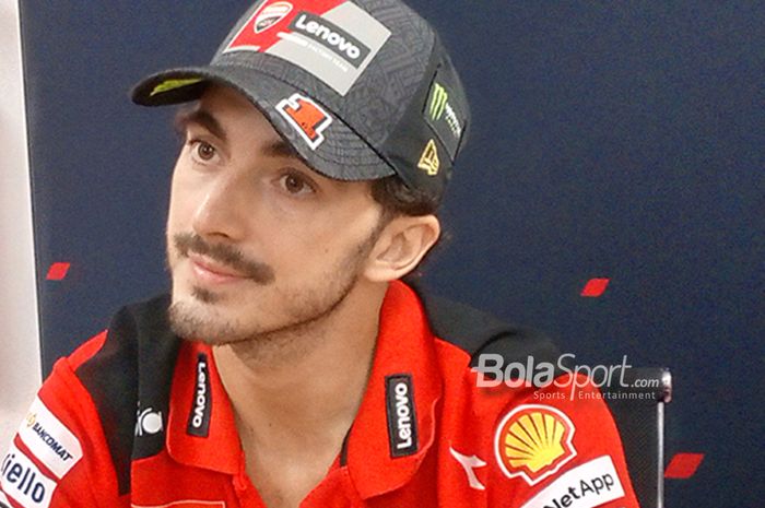 Pembalap Ducati Lenovo, Francesco Bagnaia, setelah sprint MotoGP Indonesia di Sirkuit Mandalika, Lombok, Nusa Tenggara Barat, 14 Oktober 2023.