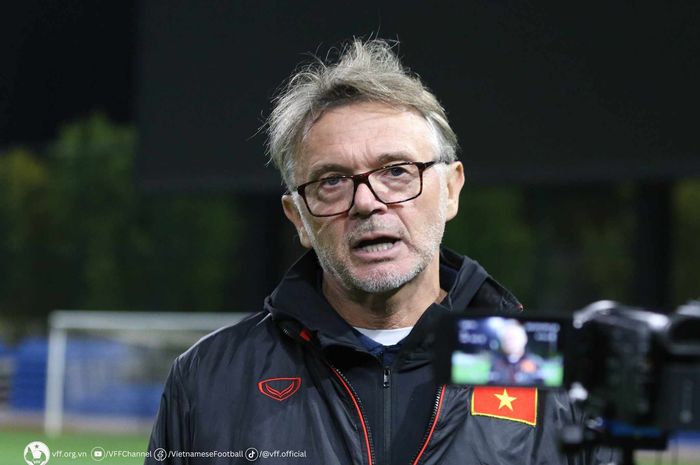 Pelatih Timnas Vietnam, Philippe Troussier, memberikan wawancara pasca kekalahan 0-2 timnya melawan Uzbekistan, Jumat (13/10/2023) malam WIB.