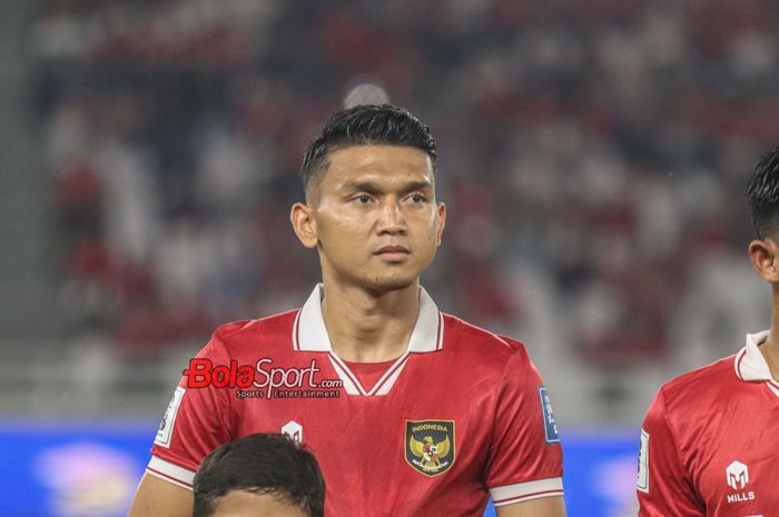 Penyerang timnas Indonesia, Dendy Sulistyawan, saat hadir di Stadion Utama Gelora Bung Karno, Senayan, Jakarta, Kamis (12/10/2023).