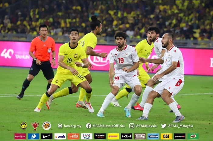 Suasana pertandingan Final Pestabola Merdeka 2023 antara timnas Malaysia melawan Tajikistan, Selasa (17/10/2023).