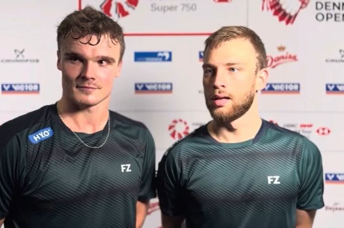 Ganda putra Denmark, Rasmus Kjaer/Frederik Sogaard saat diwawancarai pascalaga babak 32 besar Denmark Open 2023 di Jyske Bank Arena, Odense, Denmark, Selasa (17/10/2023). Mereka membuat kejutan mengalahkan unggulan dua Liang Wei Keng/Wang Chang (China).