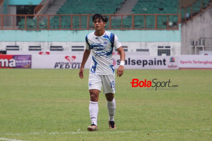 Pemain PSIS Semarang, Alfeandra Dewangga Santosa, saat hadir di Stadion Wibawa Mukti, Cikarang, Jawa Barat (20/10/2023).