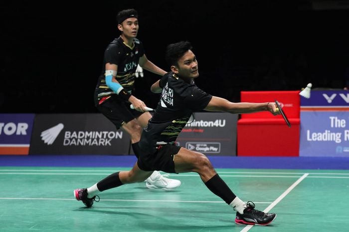 Pasangan ganda putra Indonesia, Muhammad Shohibul Fikri/Bagas Maulana, pada semifinal Denmark Open 2023 di di Jsyke Bank Arena, Odense, Denmark, Sabtu (21/10/2023).