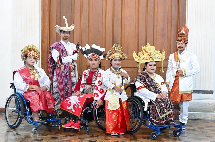 Sebagian perwakilan kontingen Indonesia pada Asian Para Games 2022 jelang pembukaan d Hangzhou, China, Minggu (22/10/2023).