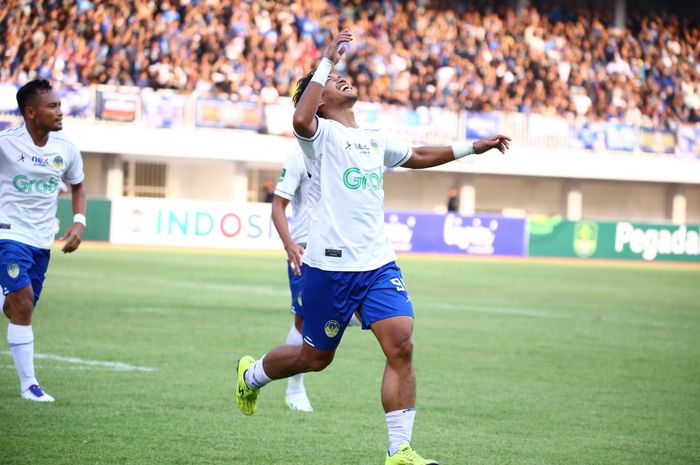 Selebrasi gol kemenangan PSIM Yogyakarta atas Persikab Kabupaten Bandung pada lanjutan Liga 2 2023/2024 di Stadion Mandala Krida, Yogyakarta, Minggu (22/10/2023) sore WIB