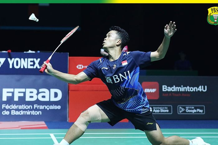 Tunggal putra Indonesia, Anthony Sinisuka Ginting, memenangi babak pertama French Open 2023 di Glaz Arena, Rennes, Prancis, 25 Oktober 2023.