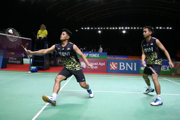 Pasangan ganda putra Indonesia, Muhammad Rayhan Nur Fadillah/Rahmat Hidayat berhasil memetik kemenangan pada babak pertama Indonesia Masters 2023 Super 100 di Jatim Expo, Surabaya, Rabu (25/10/2023).