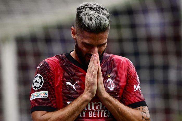 Gestur Olivier Giroud dalam duel AC Milan vs Newcastle pada partai Liga Champions di San Siro (19/9/2023). 