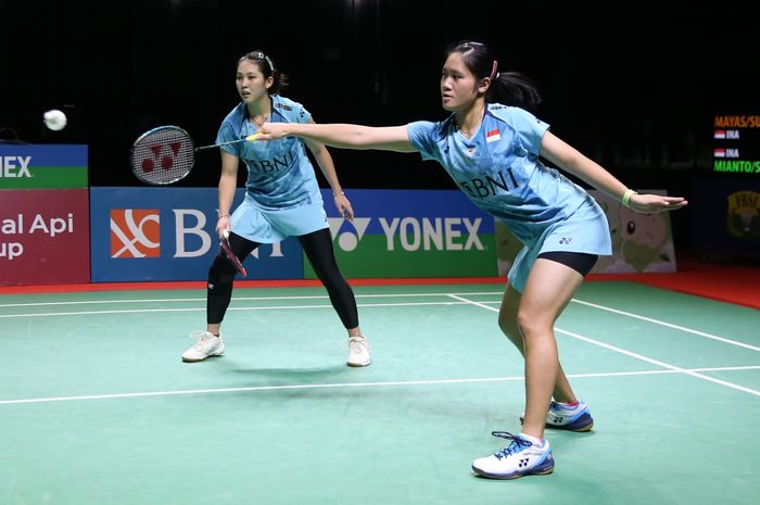 Pasangan ganda putri Indonesia, Lanny Tria Mayasari/Ribka Sugiarto, pada babak semifinal Indonesia Masters 2023 Super 100 di Jatim Expo, Surabaya, Jawa Timur, Sabtu (28/10/2023).