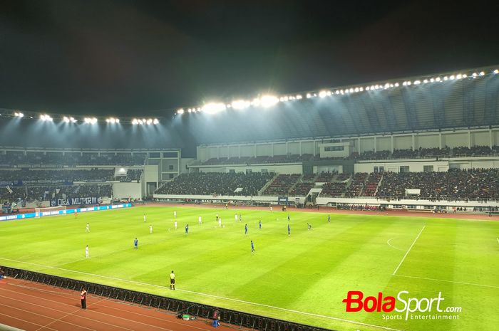 Suasana pertandingan PSIS Semarang vs Persija Jakarta pada pekan ke-17 Liga 1 2023/2024 di Stadion Jatidiri, Semarang, Minggu (29/10/2023)