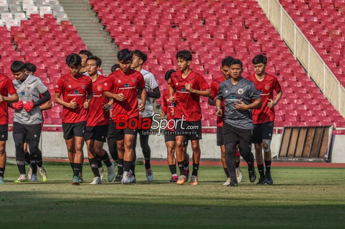 Welber Jardim sedang berlatih bersama sejumlah pemain timnas Indonesia di Stadion Utama Gelora Bung Karno, Senayan, Jakarta, Senin (30/10/2023).