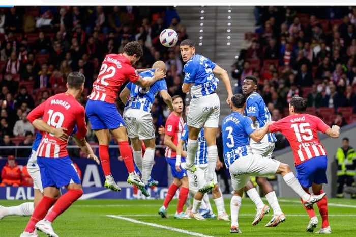 Atletico Madrid memetik kemenangan atas Deportivo Alaves.