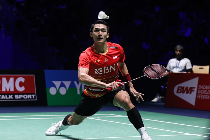 Pebulu tangkis tunggal putra Indonesia, Jonatan Christie,  pada final French Open 2023 di Glaz Arena, Rennes, Prancis, Minggu (29/10/2023).