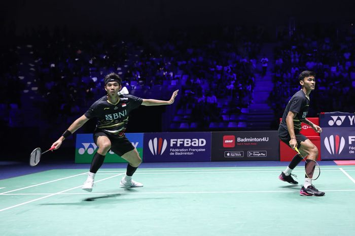 Pasangan ganda putra Indonesia, Muhammad Shohibul Fikri/Bagas Maulana, pada final French Open 2023 di Glaz Arena, Rennes, Prancis, Minggu (29/10/2023).