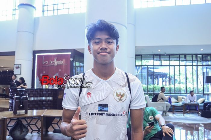 Pemain timnas U-17 Indonesia, Figo Dennis Saputrananto, saat ditemui di Hotel Le Meridien, Tanah Abang, Rabu (1/11/2023).