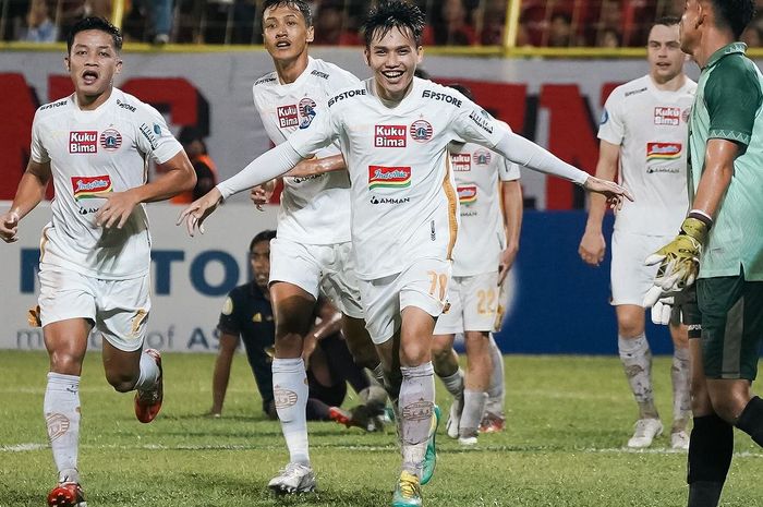 Pemain Persija Jakarta, Witan Sulaeman, merayakan gol yang dicetaknya ke gawang PSM Makassar pada pekan ke-19 Liga 1 2023/2024.