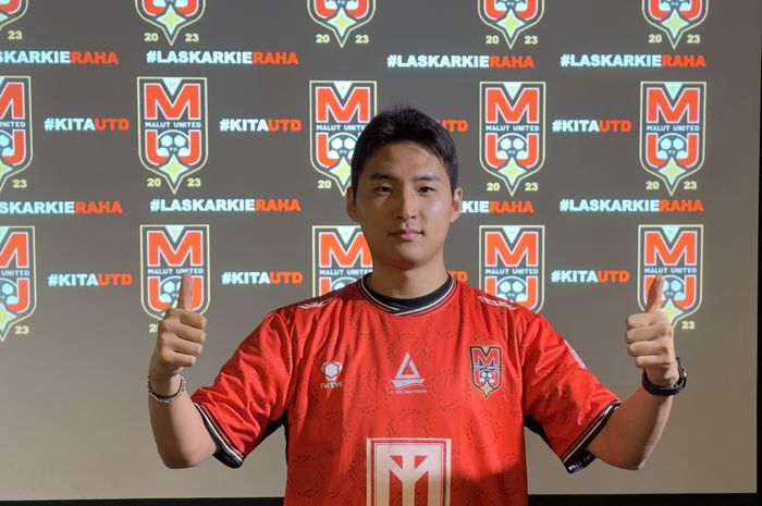 Bek asal Korea Selatan, Jeong Ho-min, resmi bergabung dengan Malut United FC untuk putaran kedua Liga 2 2023-2024.