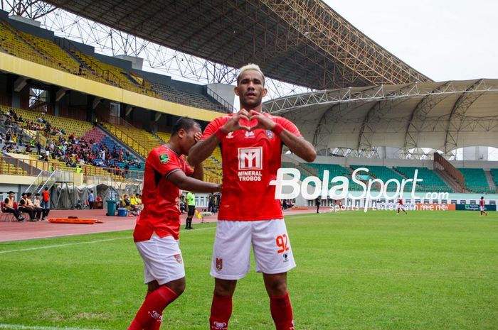 Penyerang baru Malut United FC, Jose Wilkson, langsung mencetak gol dalam debutnya saat melawan PSKC Cimahi pada pekan ke-7 Liga 2023-2024, Minggu (5/11/2023) di Stadion Wibawa Mukti, Cikarang.