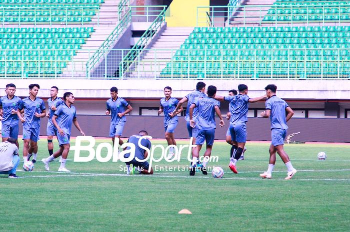 Suasana official training Persikabo 1973 di Stadion Patriot Candrabhaga, Bekasi, Rabu (8/11/2023) sore.