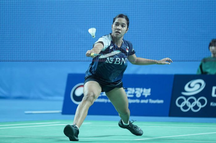 Pebulu tangkis tunggal putri Indonesia, Ester Nurumi Tri Wardoyo, pada babak perempat final Korea Masters 2023 di Gwangju Women's University Stadium, Korea Selatan, Rabu (8/11/2023).