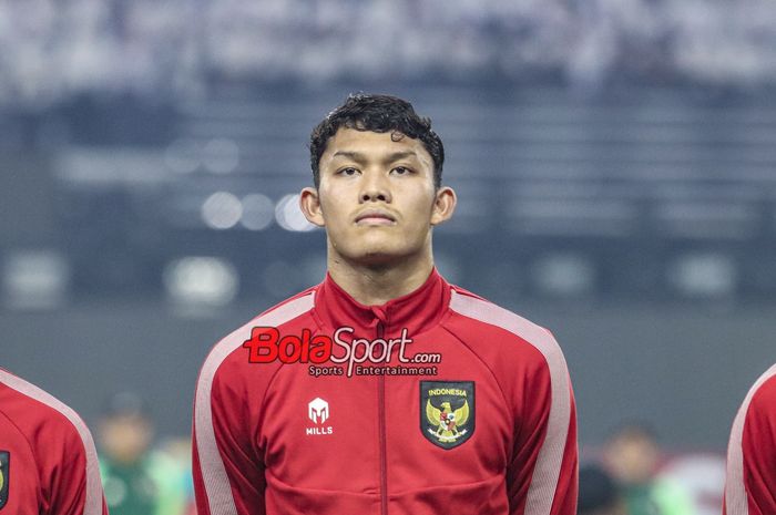 Kiper timnas U-17 Indonesia, Ikram Al Gifarri, saat hadir di Stadion Gelora Bung Tomo, Surabaya, Jumat (10/11/2023).