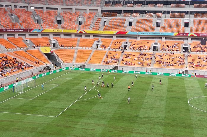 Suasana pertandingan antara timnas U-17 Prancis vs timnas U-17 Burkina Faso di Jakarta International Stadium, Minggu (12/11/2023).