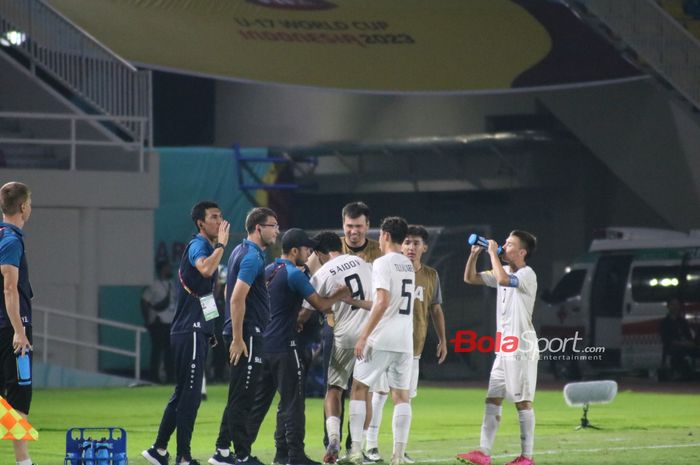 Selebrasi gol ketiga Uzbekistan ke gawang Kanada pada laga kedua Grup B Piala Dunia U-17 2023 di Stadion Manahan, Solo, Senin (13/11/2023)