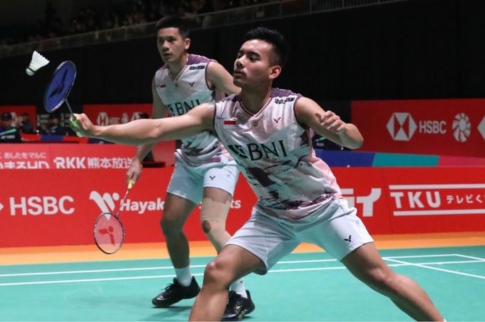 Ganda putra Indonesia, Pramudya Kusumawardana/Yeremia Erich Yoche Yacob Rambitan berlaga pada babak 16 besar Kumamoto Masters 2023 di Kumamoto Prefectural Gymnasium, Kumamoto, Jepang, Kamis (16/11/2023)